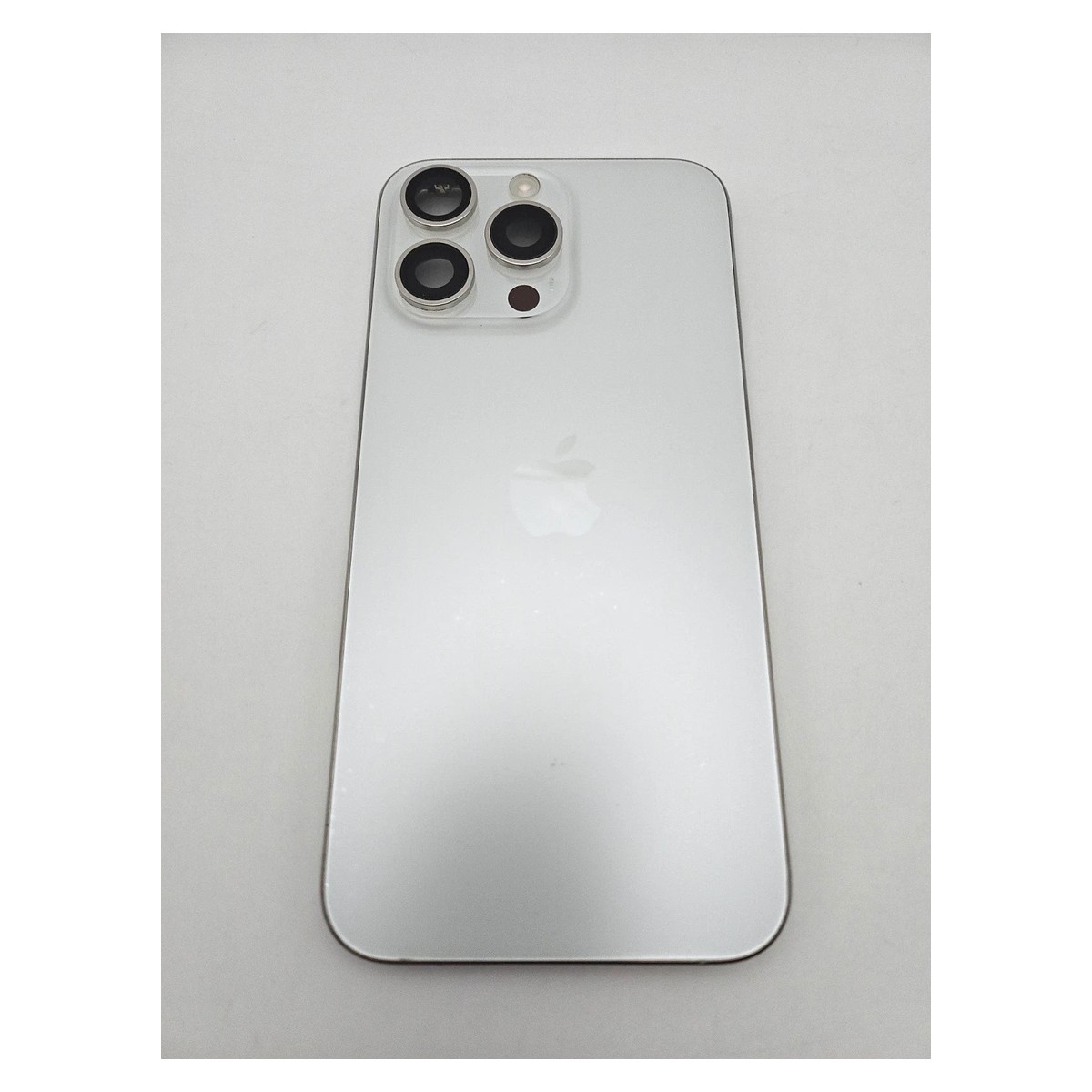 Carcasa trasera con piezas pequeñas preinstaladas para iPhone 15 Pro, plateado